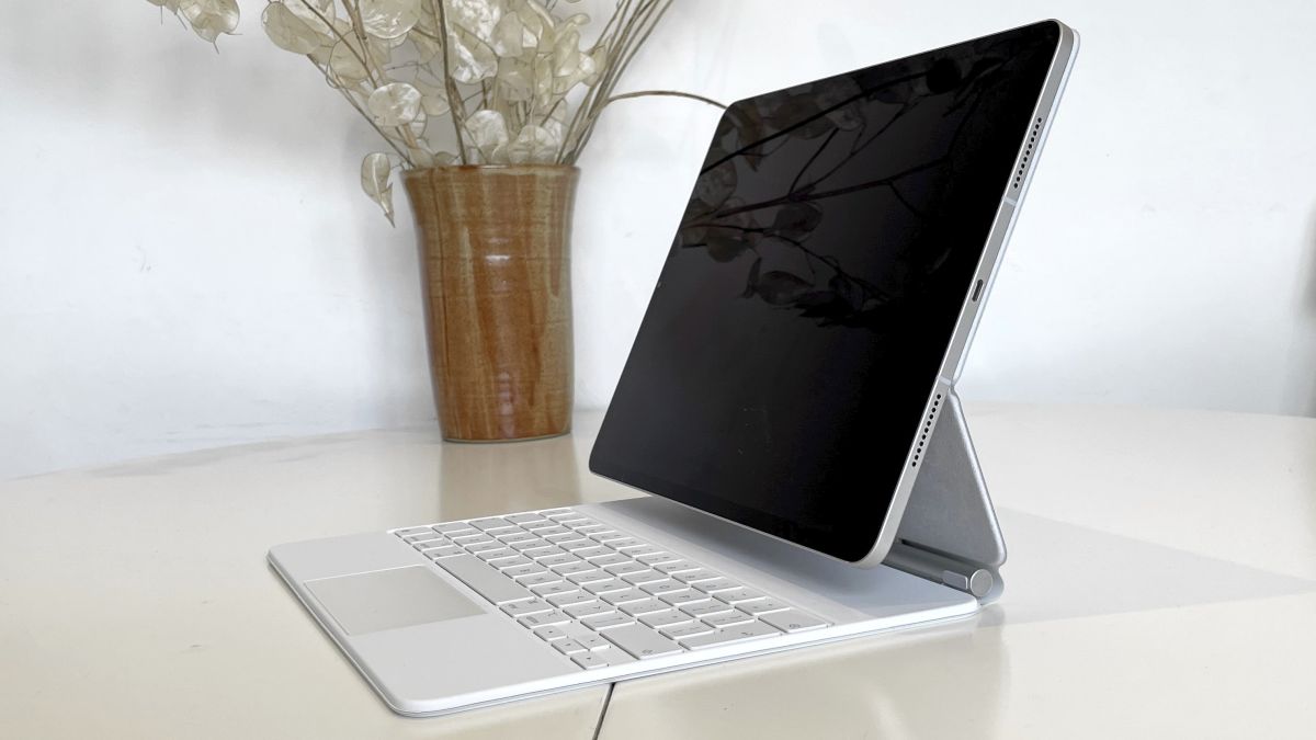 Apple iPad Pro 12.9 (2021) thumbnail 2