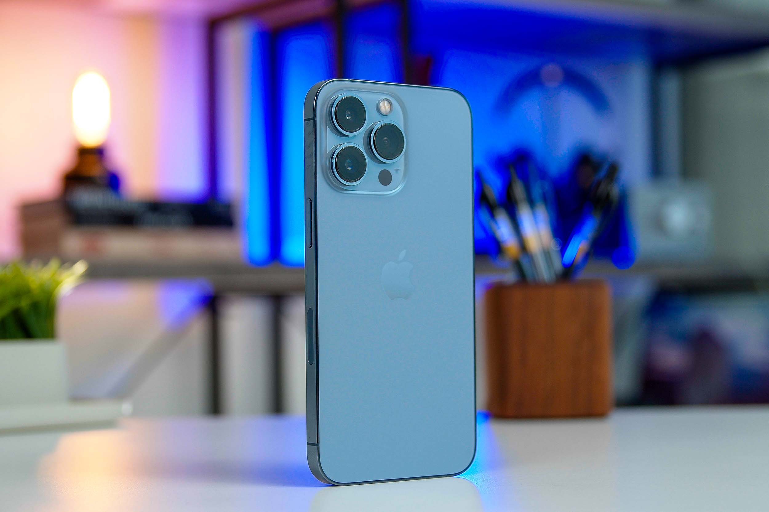 Apple iPhone 13 thumbnail 3