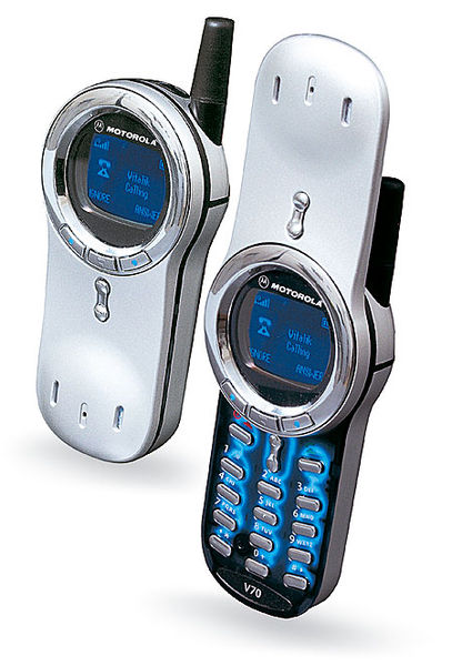 Motorola V70 thumbnail 2