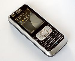 Nokia 6121 classic thumbnail 2