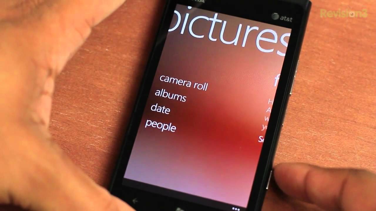 Nokia Lumia 900 thumbnail 4