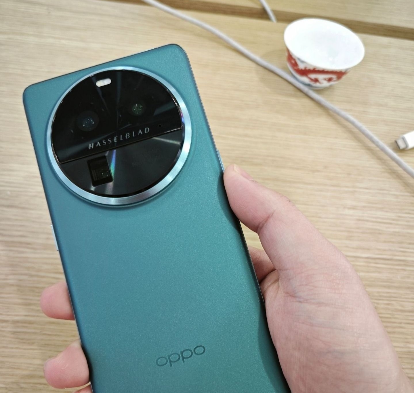 OPPO Find X6 thumbnail 3