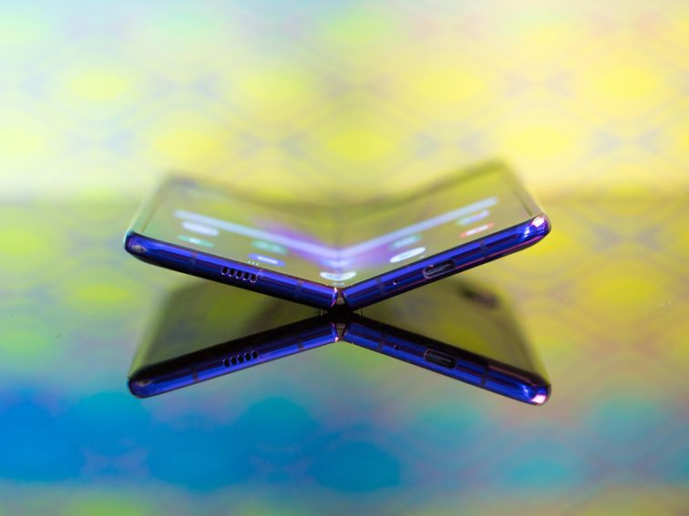Samsung Galaxy Fold 5G thumbnail 4
