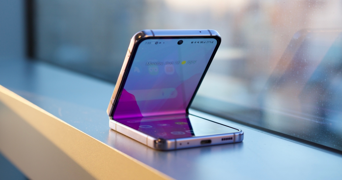 Samsung Galaxy Z Flip4 thumbnail 2