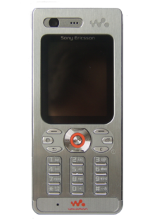 Sony Ericsson W880 thumbnail 2