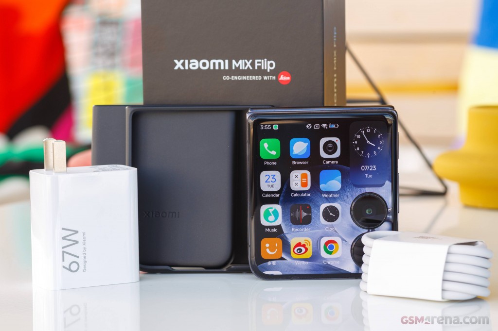 Xiaomi Mix Flip thumbnail 5